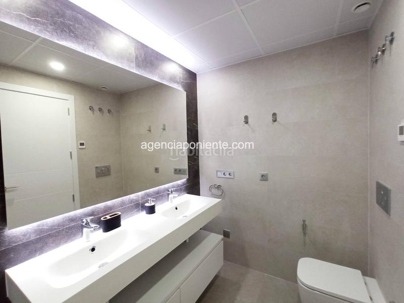 Foto 0a1ef9ca-2507-434b-b1bc-8fd69fc6a5bb. Location appartement avec parking piscine dans Playa Poniente Benidorm