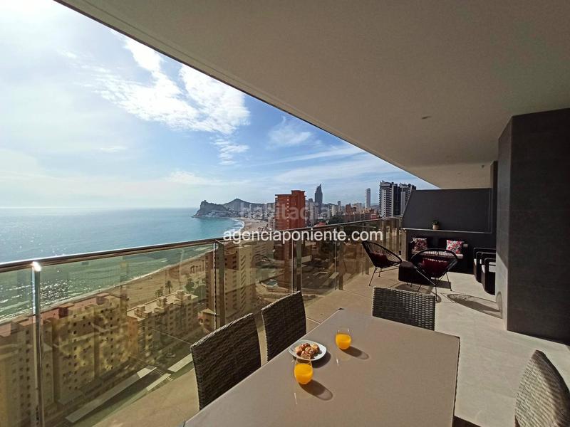 Foto 60c10b18-a1c0-4c8a-b054-82997a28d5e6. Location appartement avec parking piscine dans Playa Poniente Benidorm