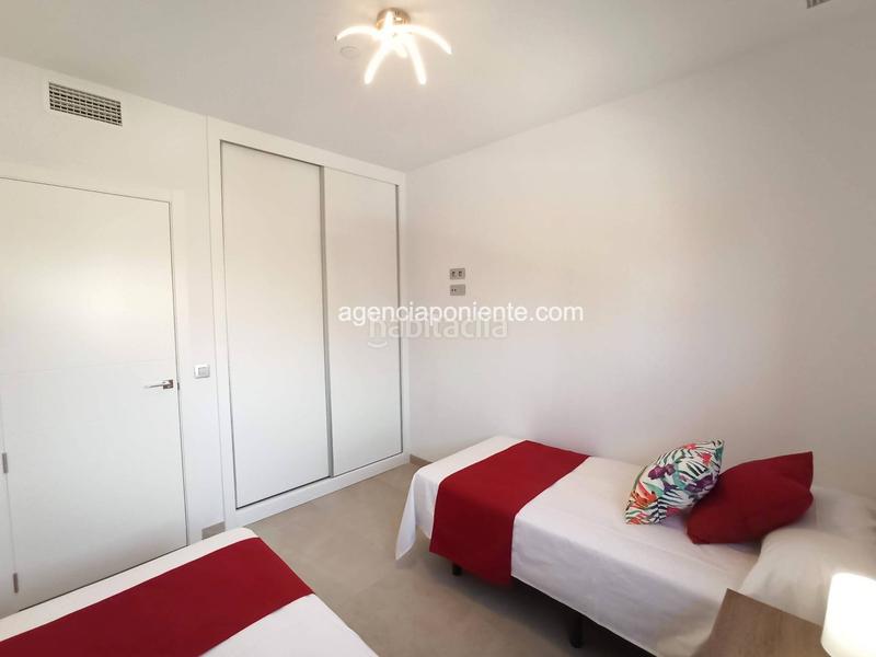 Foto 7bd762dc-b274-45b4-957e-fbe6bc1db8f1. Location appartement avec parking piscine dans Playa Poniente Benidorm