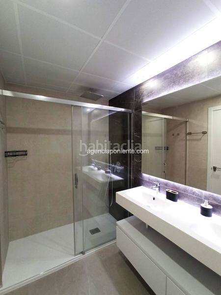 Foto eb516bf7-5c37-4f14-8907-2e1b4ef41675. Location appartement avec parking piscine dans Playa Poniente Benidorm