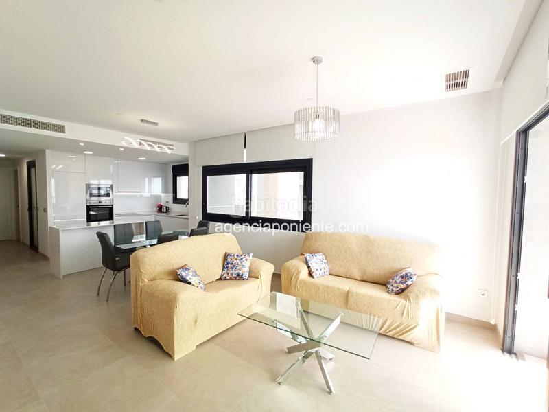 Foto 1a4f373d-b1b7-45b0-8095-63772b88e6d2. Miete etagenwohnung mit parking pool in Playa Poniente Benidorm