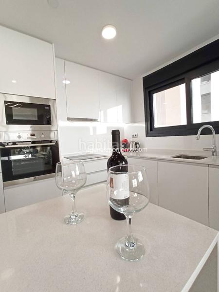 Foto 40ac06ef-3fb3-4d0e-9bb4-3c23b00c9bb4. Rent flat with parking pool in Playa Poniente Benidorm