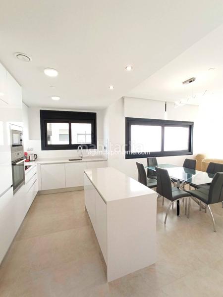 Foto 6727a4c1-db44-4304-948f-2b42a0953528. Rent flat with parking pool in Playa Poniente Benidorm