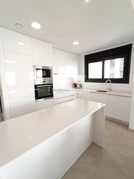 Foto 84c06648-7ac6-4729-89ce-eb6e38ef4c37. Rent flat with parking pool in Playa Poniente Benidorm