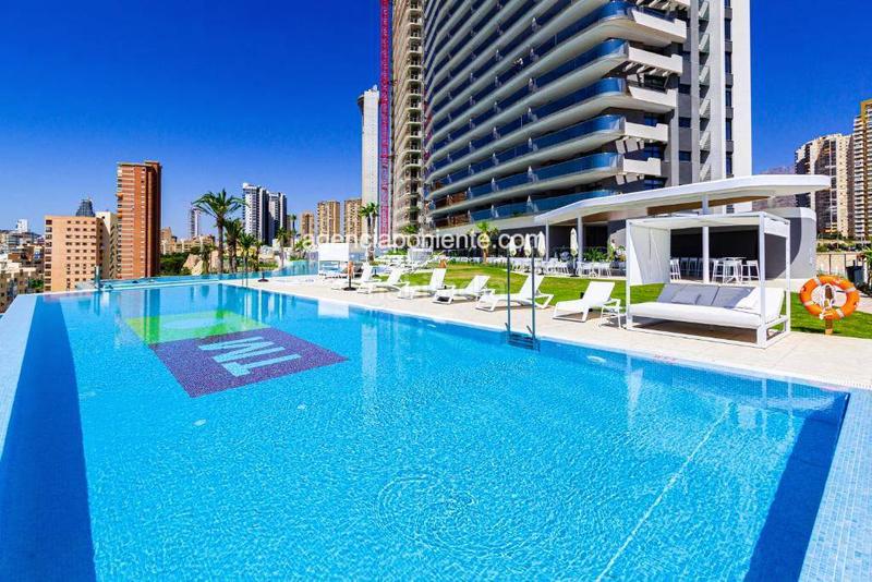 Foto 89c7e3c7-a07f-4743-a6ba-be1e2820ea42. Rent flat with parking pool in Playa Poniente Benidorm