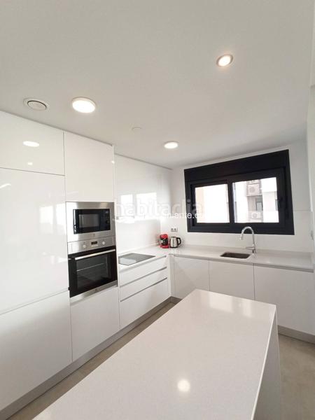 Foto c245a94c-9943-4abf-993b-c529ecf9547d. Rent flat with parking pool in Playa Poniente Benidorm