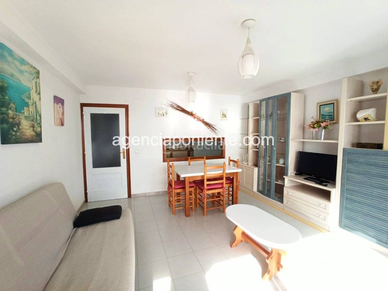 Foto cd7c0e79-84cc-455e-8188-2762acf138cd. Rent apartment in Playa Poniente Benidorm
