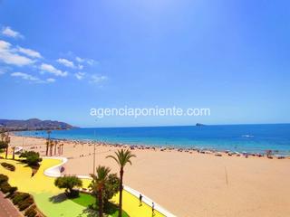 Lloguer Apartament  Avenida de la armada española. Apartamento en 1º línea de la playa, con piscina y plaza de gara