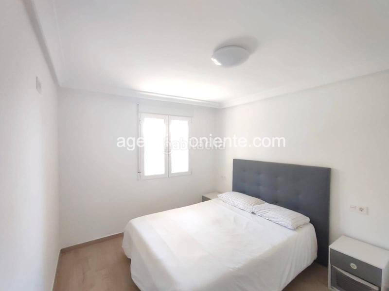 Foto cb65bfe2-3638-490c-8fde-f02c6156b102. Lloguer pis amb calefacció aparcament a Playa Poniente Benidorm