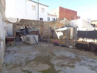Maison à Arcas del Villar. Casa con patio en arcas 400m