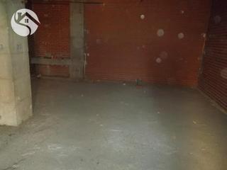 Location Local commercial à San Fernando - Carretera de Valencia. Se alquila local en basto. esta preparado para suministros de lu