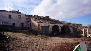 Casa a Castillejo de Iniesta. Casa para reformar.  finca urbanizable de 1.532 m2 con una super