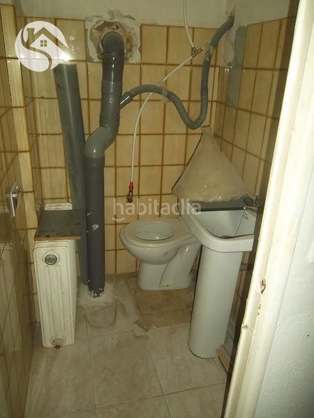 Foto bb0a2058-e6e9-4718-bd94-a3c9b4eb093e. Local comercial a Centro Cuenca