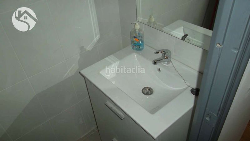Foto c20f7767-5e82-499a-b4b1-167b922964d4. Local comercial a Centro Cuenca