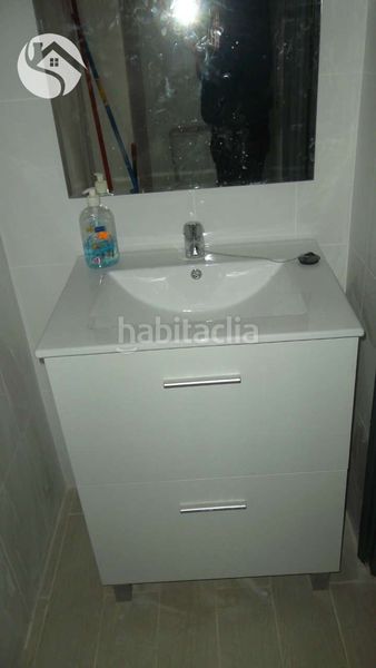 Foto d5fbbd75-819a-4902-ad72-224fe3a42343. Local comercial a Centro Cuenca
