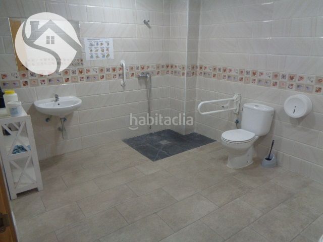 Foto 95ef022c-a908-462a-87dc-cd2aa35d1476. Alquiler local comercial Centro en Centro Cuenca