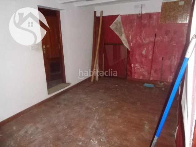 Foto a1b962b3-24f9-40b9-882d-8d40d5f04248. Lloguer local comercial a Centro Cuenca