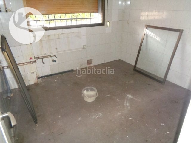Foto f8c23349-4db0-40d6-bf83-8202fc193b9b. Lloguer local comercial a Centro Cuenca