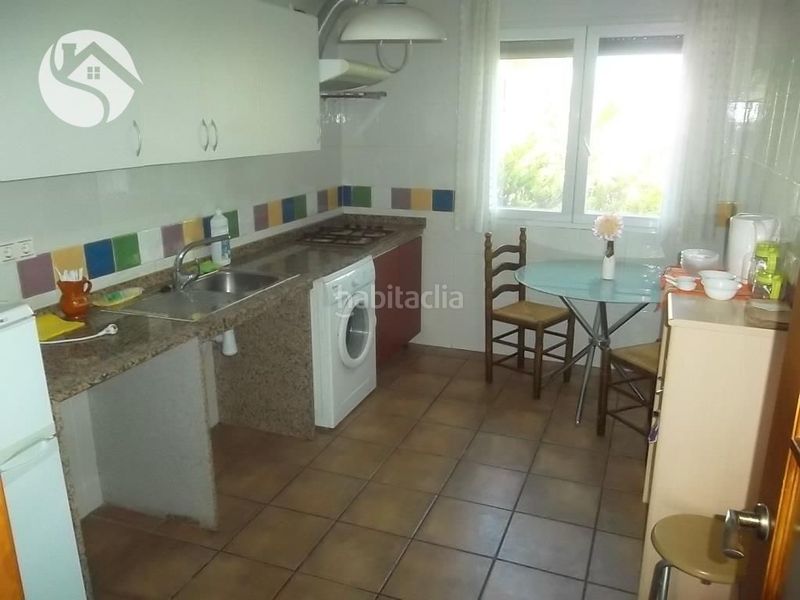 Foto ca53d819-779c-483b-a8f0-58944cca9771. Casa adossada amb calefacció aparcament a Fuentes