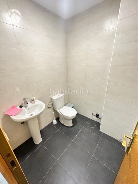 Foto 6034d570-2835-4583-ac7f-9560ef568aa0. Lloguer local comercial a Alameda Cuenca