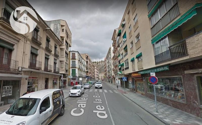 Foto ec0912a5-8d8d-4e90-a275-54d159b5663e. Local comercial a Centro Cuenca