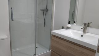 Affitto Appartamento  Carrer de severo ochoa. Hogar tranquilo y soleado. 3 habitaciones 2 baños. no mascotas.