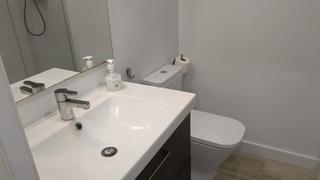 Location Appartement  Passeig del canal. Pis 3 habitacions reformat. tranquil. no mascotes.