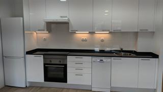 Location Appartement  Passeig del canal. Piso 3 habitaciones tranquilo y soleado. no se admiten mascotas.