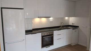 Location Appartement  Passeig del canal. Pis 3 habitacions reformat. tranquil. no mascotes.