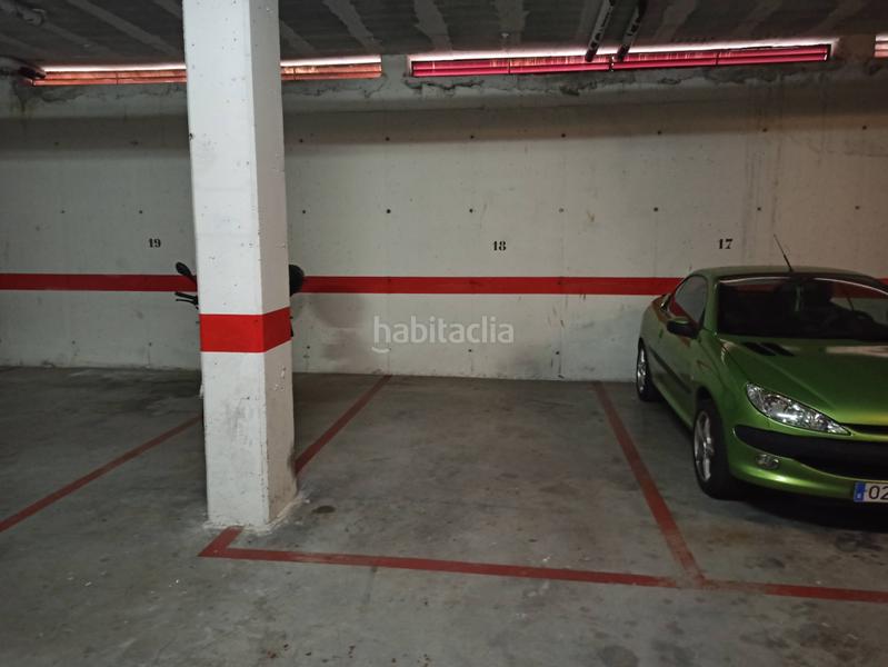 Foto e2f60a81-a425-482d-8a57-91bff2d72433. Aparcament cotxe a calle el maquinista de la general 61 a Zaragoza