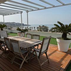 Rent Penthouse  Carrer de girona. Ático único en primera línea con amplia terraza y jacuzzi - pase