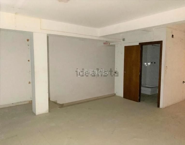 Foto a52945bf-e8f9-4aed-959a-e6e1b6c3c7e8. Local comercial a carrer del cep 10 a Centre Vendrell (El)