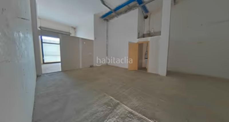 Foto fe85940f-2aaa-4952-b51e-1e34bdbea17c. Local comercial en carrer puig i llagostera 5 en Centre Vendrell (El)