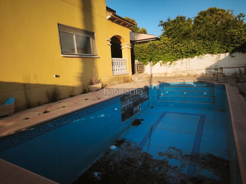 Foto 7348ca86-0d9a-4240-aea9-45807e2dfb32. Xalet amb aparcament piscina a Creixell