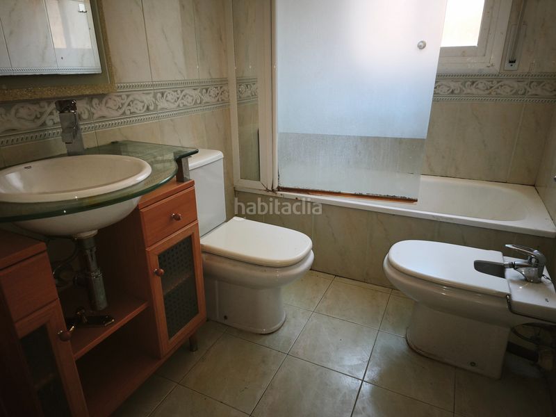 Foto 1334b71d-1f48-43d5-8eff-91f024d830ee. Casa aparellada amb calefacció aparcament piscina a Segur de Calafell