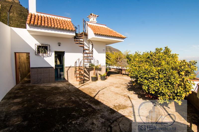Foto db9d6e3f-d4d0-40cb-abc7-72c03be40b9c. Masia amb aparcament a Los Realejos pueblo Realejos (Los)