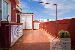 tico en Centro. Puerto de la cruzatico