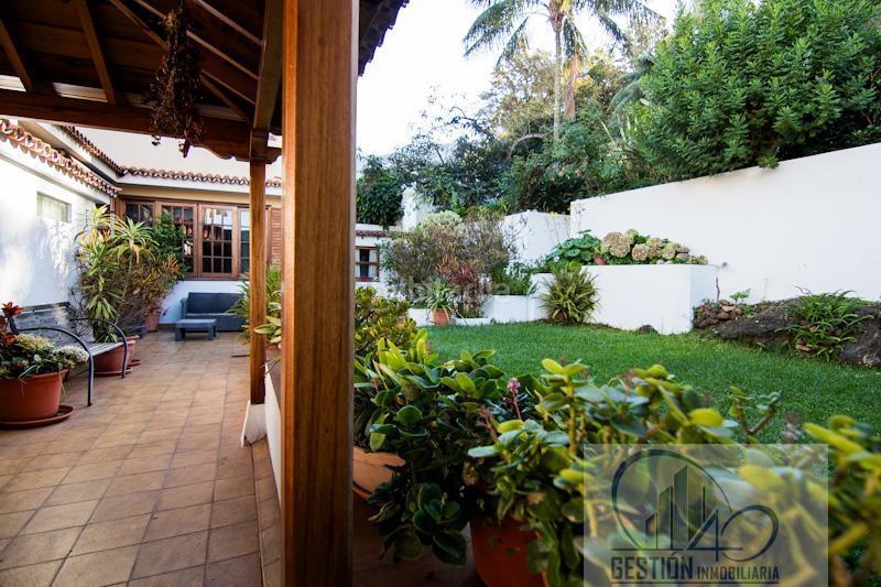 Foto 71d65561-fd38-4976-919c-1a331d9f3265. Chalet in Centro Orotava (La)