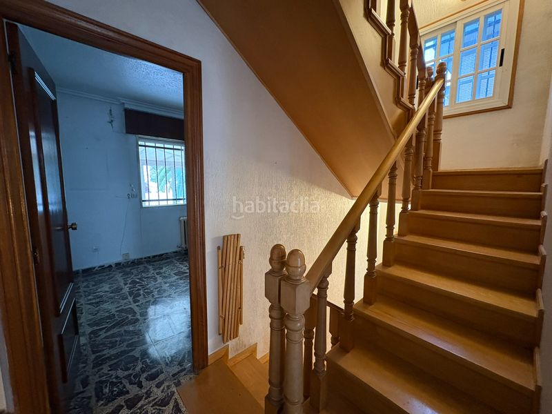 Foto 70ade8d4-9e79-43e4-83d9-21f8fe8b0c1d. Casa pareada en Peñagrande Madrid