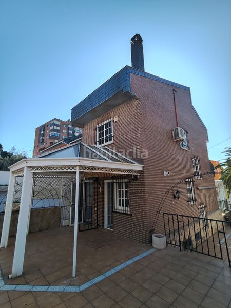 Foto 8eb35ff2-213f-47b9-92ca-92adfccc119c. Casa pareada en Peñagrande Madrid