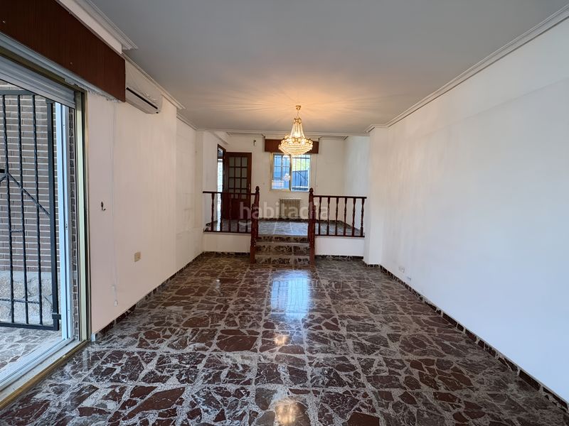 Foto 9f63ce4d-b58e-4ea9-aff8-97802a0f5565. Casa pareada en Peñagrande Madrid