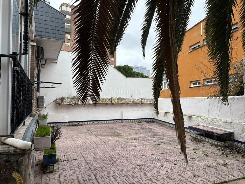 Foto a185b940-f471-4b62-b4a3-810f8f59bed8. Casa pareada en Peñagrande Madrid