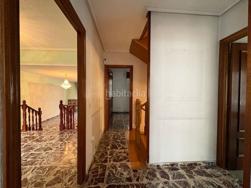 Foto a916920f-f0c7-4527-b0c2-a65cd48a89d9. Casa pareada en Peñagrande Madrid