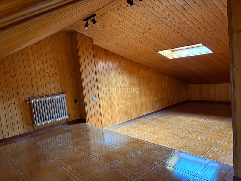 Foto b1d7b4de-8eb5-4fe5-9b73-13a8a3ddd9c0. Casa pareada en Peñagrande Madrid