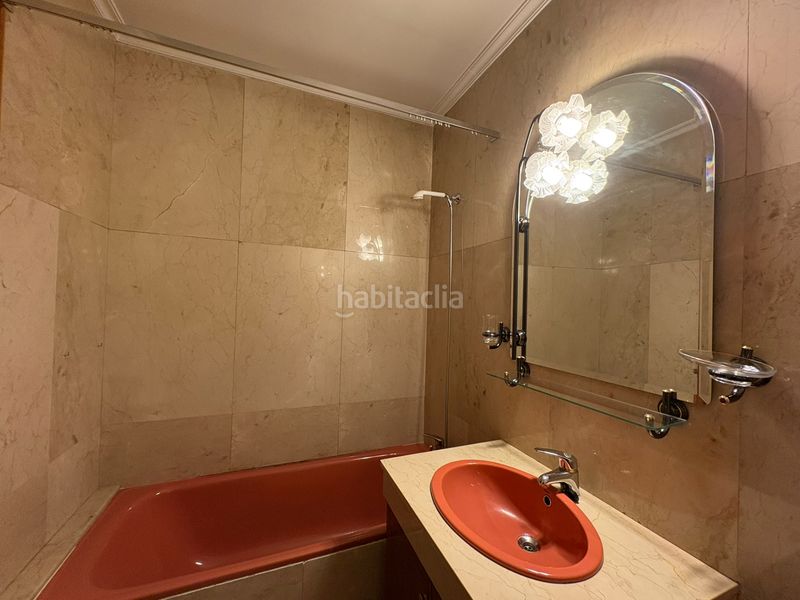 Foto b32fefa8-0680-4fbb-825a-9c39ed36e4dd. Casa pareada en Peñagrande Madrid