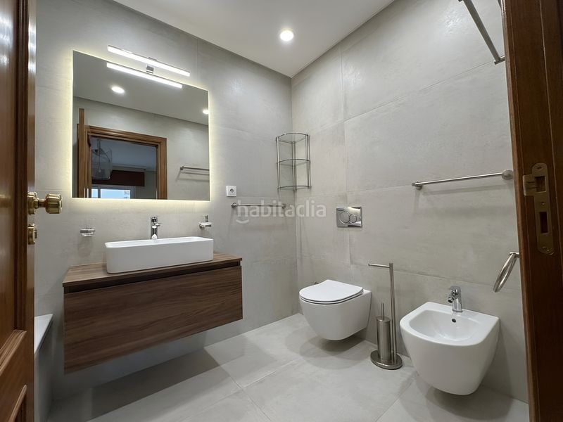 Foto e34c7ef4-0502-4bd8-99a3-17165950a909. Casa pareada en Peñagrande Madrid