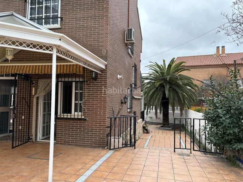 Foto f8abcde5-6e7e-4636-90dc-74212c496c48. Casa pareada en Peñagrande Madrid