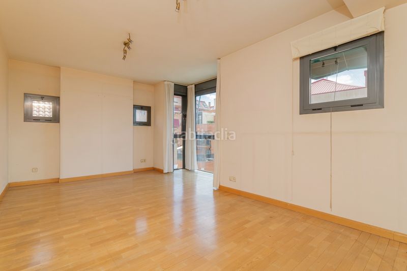 Foto 2681618e-b3b4-4fa8-943d-de23ad414bfa. Duplex con riscaldamento parcheggio piscina in Colina Madrid