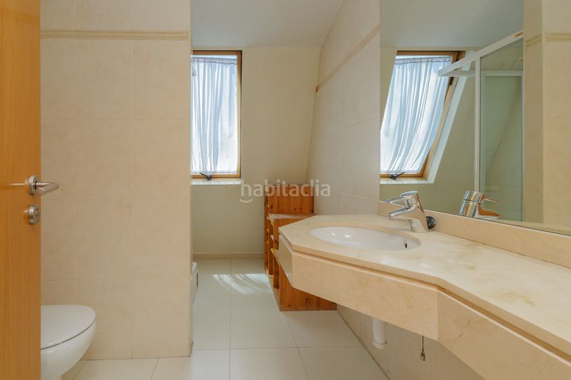 Foto 3109a8db-a0e6-4fe7-9fdc-14a359cd48a4. Duplex con riscaldamento parcheggio piscina in Colina Madrid