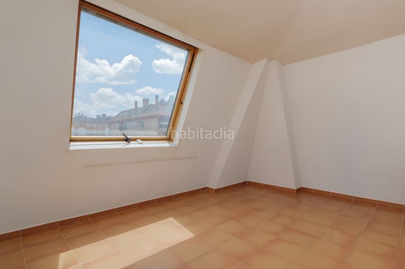 Foto 5f116c9b-e44b-4743-9bac-5424c35cd321. Duplex con riscaldamento parcheggio piscina in Colina Madrid